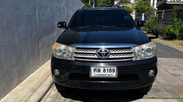 Toyota Fortuner 2010 2.7 V Utility-car เบนซิน LPG เกียร์อัตโนมัติ ดำ รูปที่ 2