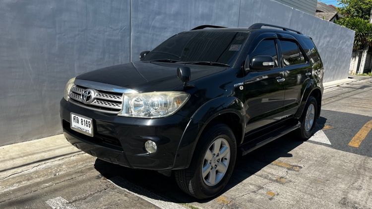 รถ Toyota Fortuner 2.7 V สี ดำ