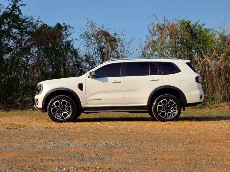 Ford Everest 2023 2.0 Bi-Turbo Wildtrak 4WD Utility-car ดีเซล ไม่ติดแก๊ส เกียร์อัตโนมัติ ขาว รูปที่ 3