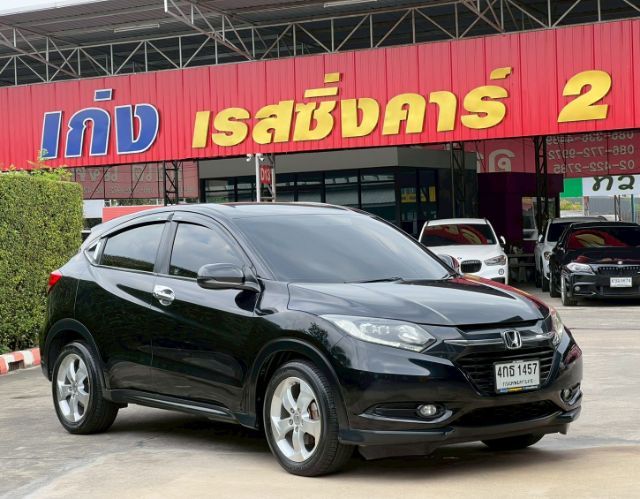 รถ Honda HR-V 1.8 E สี ดำ