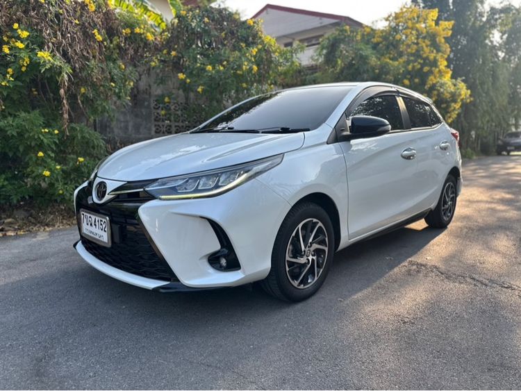 Toyota Yaris 2021 1.2 Sport Premium Sedan เบนซิน ไม่ติดแก๊ส เกียร์อัตโนมัติ ขาว รูปที่ 2