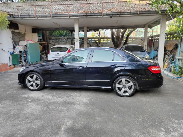 Mercedes-Benz E-Class 2013 E300 2.2 BlueTEC Hybrid AMG Dynamic Sedan ไฮบริด ไม่ติดแก๊ส เกียร์อัตโนมัติ ดำ รูปที่ 4