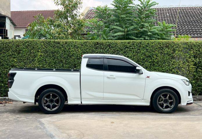 Isuzu D-MAX 2022 1.9 X-Series Speed Pickup ดีเซล ไม่ติดแก๊ส เกียร์ธรรมดา ขาว รูปที่ 4