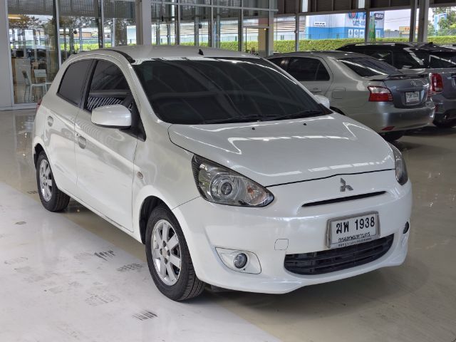รถ Mitsubishi Mirage 1.2 GLX สี ขาว