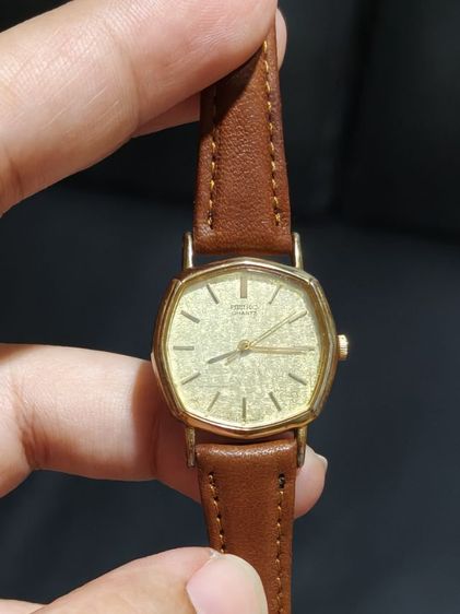 Seiko Lady 8 เหลี่ยม