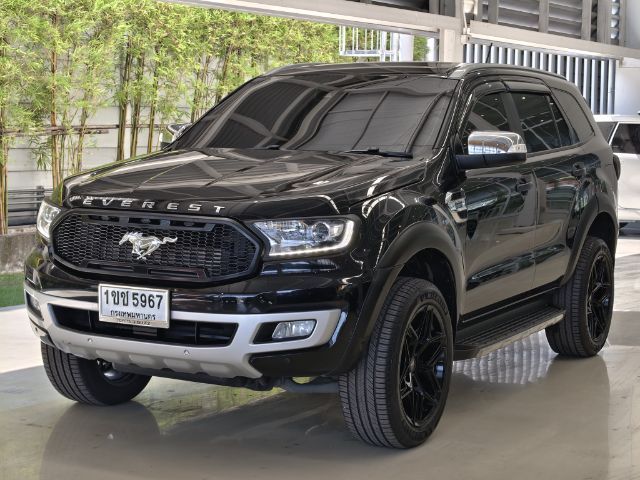 รถ Ford Everest 2.0 Titanium สี ดำ
