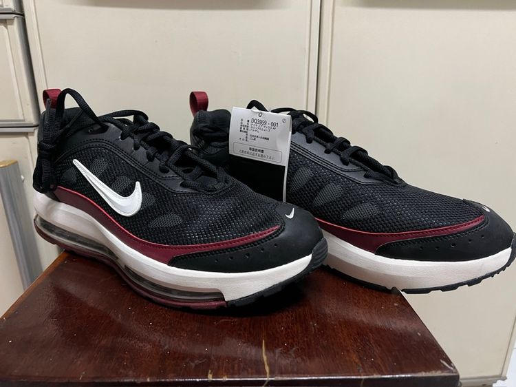 รองเท้า Nike