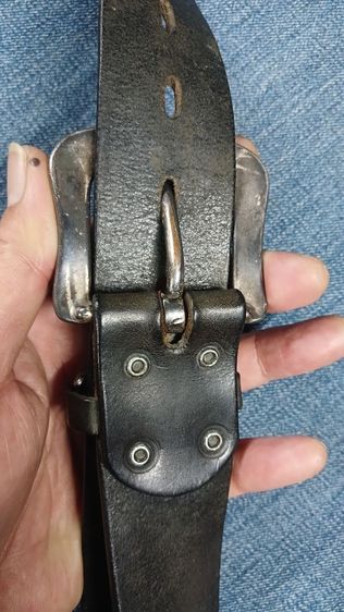 เข็มขัดหนังแท้ LOIS 
made in SPAIN เอว 36 ถึง 40
กว้าง 1.4 ยาวรวมหัว 46.3
แบรนด์แพง หนังหนาสวย รูปที่ 10