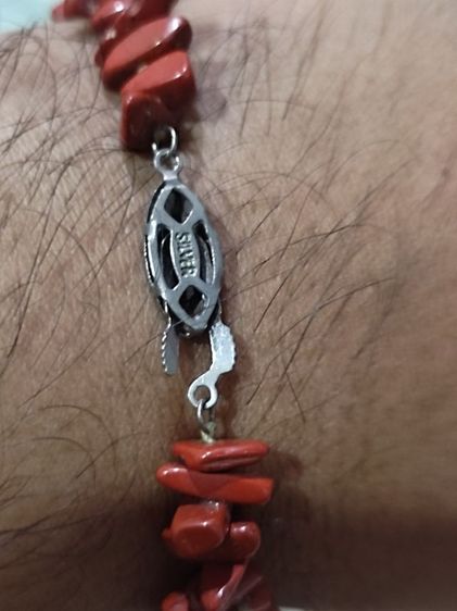 กำไรข้อมือประการังแดงข้อล็อกเงิน รูปที่ 2