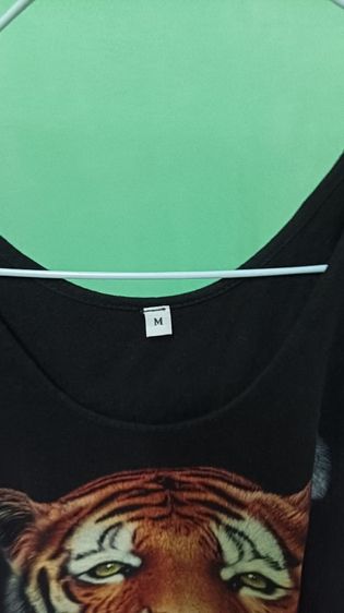 เสื้อกล้ามลายเสือสีดำ พ่อปิดไฟเมื่อสามารถสะท้อนแสงเป็นรูปเสือได้