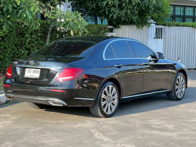 Mercedes-Benz E-Class 2018 E300e Sedan ปลั๊กอินไฮบริด (PHEV) ไม่ติดแก๊ส เกียร์อัตโนมัติ ดำ รูปที่ 3