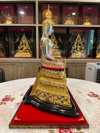 พระรัตนะ ผลงานอาจารย์สุชาติ แซ่จิว  รูปที่ 2