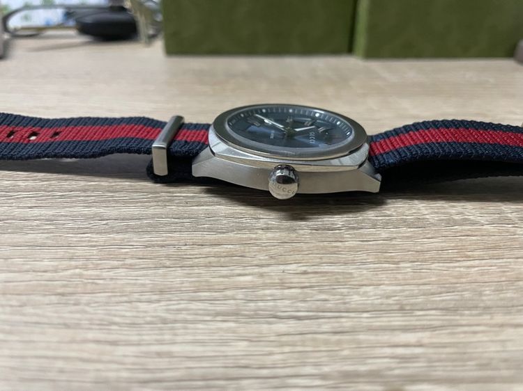 GUCCI GG2570 Blue Dial 41 mm Blue and Red Nylon รูปที่ 8