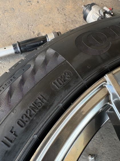 ล้อแม็กมือ1 ขอบ17 ก้านY 5รู114 กว้าง8 ออฟ38 สีไฮเปอร์แบล็ก ล้อเบา FLOW FORMING งานNV งานสวยมากๆ พร้อมยางมือ2 CONTINENTAL215-50-17 ปี23 ปีแท้ รูปที่ 9