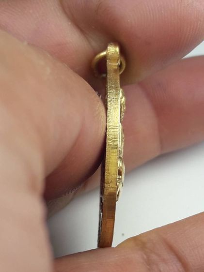 i เหรียญเจริญพรล่างหลวงปู่ทิมวัดละหารไร่ รูปที่ 4