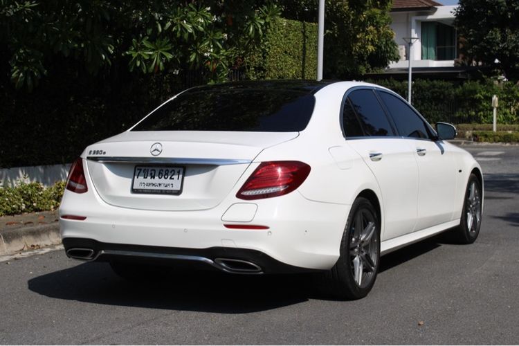 Mercedes-Benz E-Class 2020 E350 AMG Sedan ปลั๊กอินไฮบริด (PHEV) เกียร์อัตโนมัติ ขาว รูปที่ 4