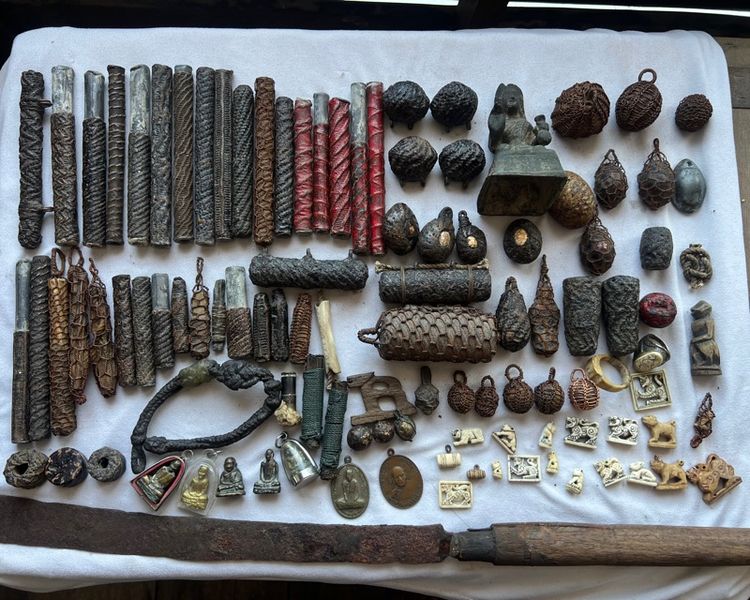 เปิดทุกชิ้นครับมีสินค้าหลายรายการ สนใจชิ้นไหนทักมาครับ (มีสินค้าหลายรายการกดเข้ามาดูในโปรไฟล์ได้เลยครับ)