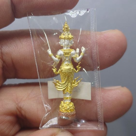 พระตรีมูรติ เนื้อเงินสามกษัตริย์ ขนาดบูชาติดตัว 3.5 ซม. รุ่นมหาจักรพรรดิ พิธีเทวาภิเษกวัดหน้าพระเมรุฯ จ.อยุธยา ปี2553 พร้อมกล่องเดิม รูปที่ 4