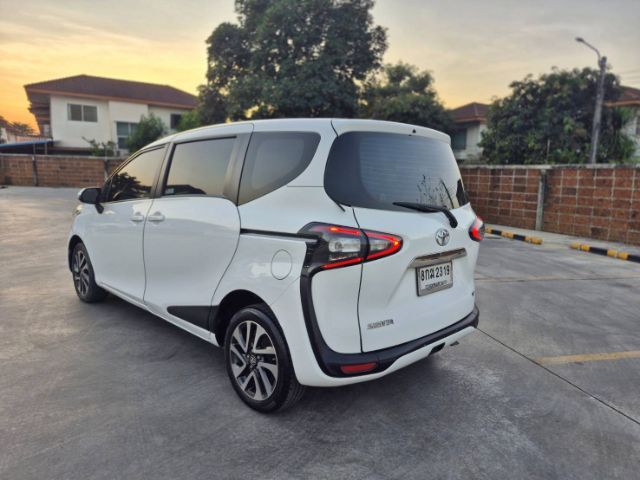 toyota sienta top auto รถบ้านมือเดียว