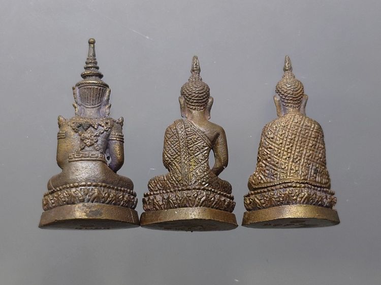 พระแก้วมรกต ชุด 3 ฤดู สธ. เนื้อนวโลหะพิเศษ มูลนิธิสิรินธรราชวิทยาลัย สร้าง วัดบวรนิเวศวิหาร ปี2538 พร้อมตลับ รูปที่ 5