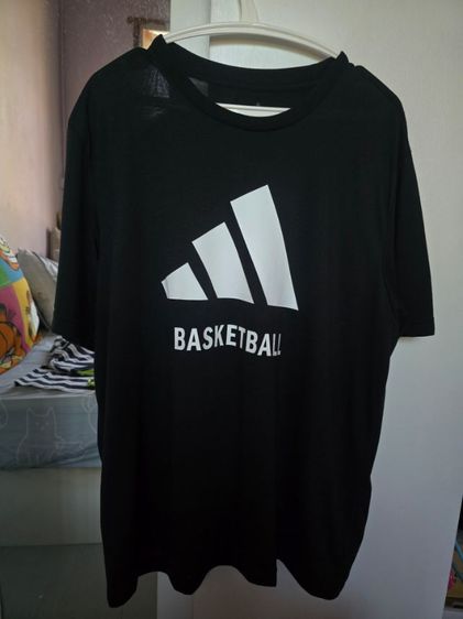 เสื้อยืด adidas Basketball ผู้ชาย สีดํา JI7098