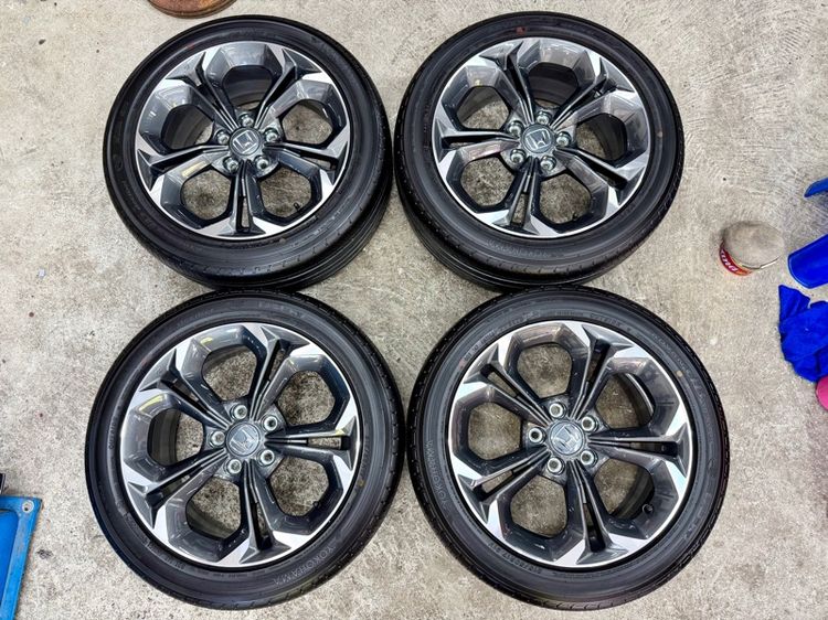 ล้อแม็ก HONDA CIVIC ขอบ 17” ถอดป้ายแดง ยาง YOKOHAMA 215-50R17 ปี 25 ตุ่มหน้ายางยังอยู่ครบ รูปที่ 4