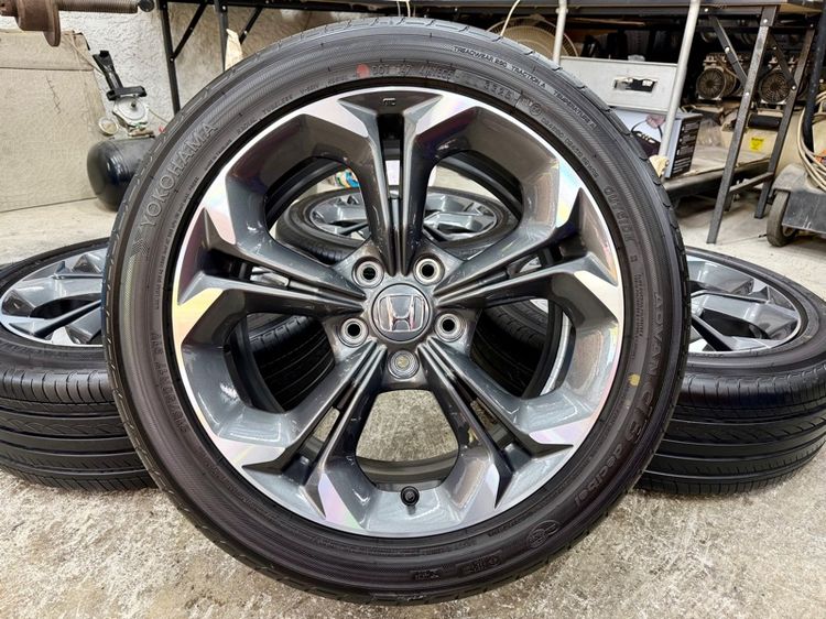 ล้อแม็ก HONDA CIVIC ขอบ 17” ถอดป้ายแดง ยาง YOKOHAMA 215-50R17 ปี 25 ตุ่มหน้ายางยังอยู่ครบ