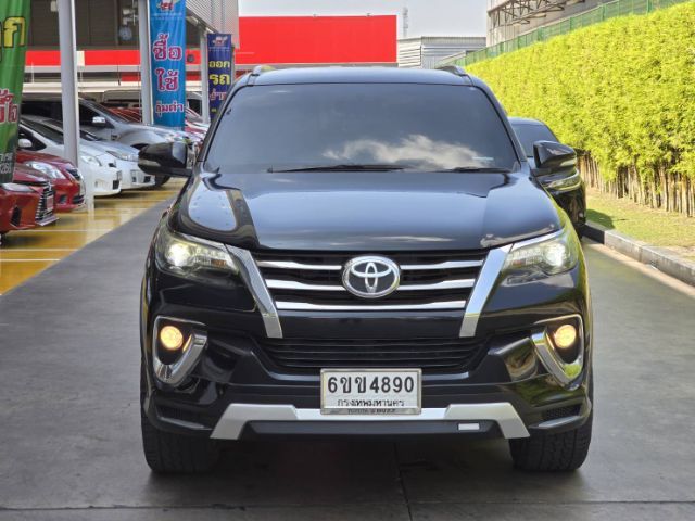 Toyota Fortuner 2015 2.4 V Utility-car ดีเซล ไม่ติดแก๊ส เกียร์อัตโนมัติ ดำ รูปที่ 3