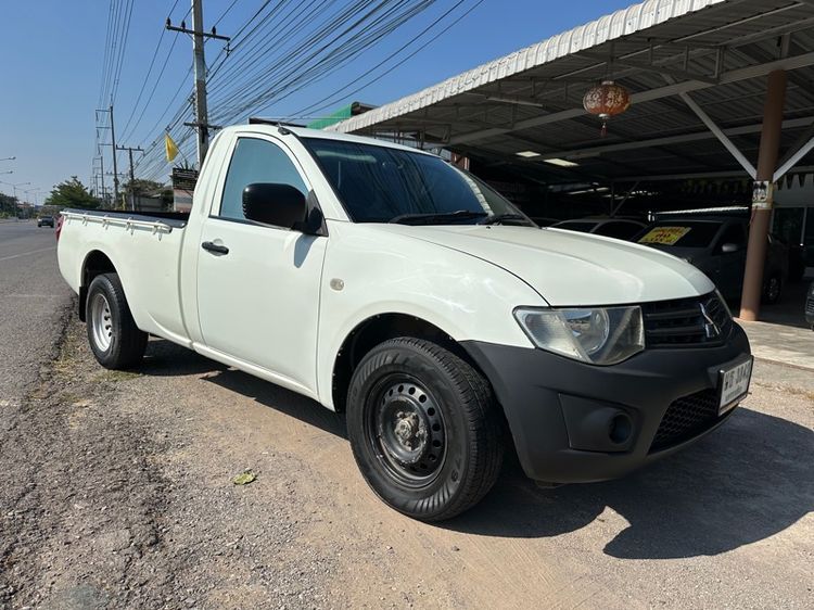 รถ Mitsubishi Triton 2.4 GL สี ขาว