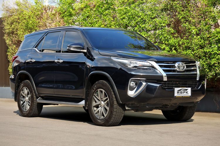 Toyota Fortuner 2019 2.4 V Utility-car ดีเซล ไม่ติดแก๊ส เกียร์อัตโนมัติ ดำ รูปที่ 4