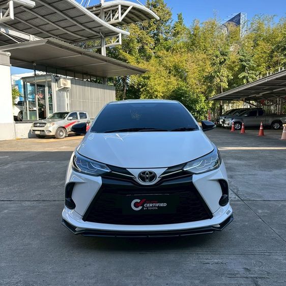 Toyota Yaris 2020 1.2 Sport Sedan เบนซิน ไม่ติดแก๊ส เกียร์อัตโนมัติ ขาว รูปที่ 2