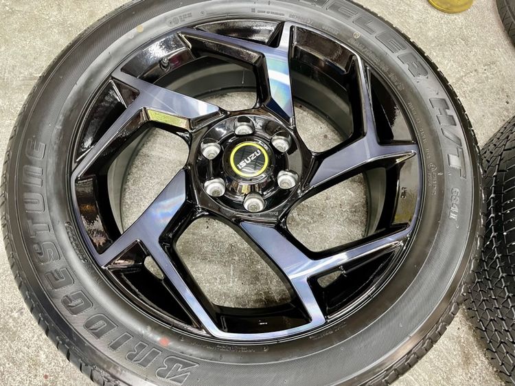ล้อแม็ก ISUZU MU-X RS ขอบ 20” น้องป้ายแดง ยาง BRIDGESTONE 265-50R20 ปี 25 ตุ่มหน้ายางยังเห็นอยู่จางๆ รูปที่ 8