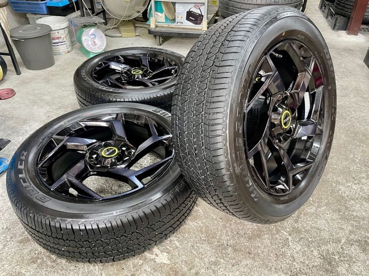 ล้อแม็ก ISUZU MU-X RS ขอบ 20” น้องป้ายแดง ยาง BRIDGESTONE 265-50R20 ปี 25 ตุ่มหน้ายางยังเห็นอยู่จางๆ รูปที่ 2