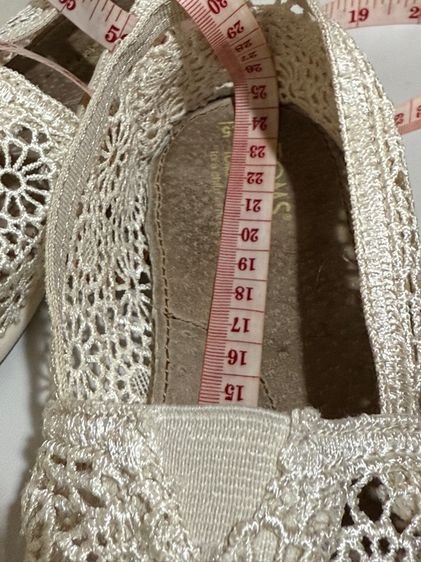 รองเท้าโครเชย์ Toms slip on รูปที่ 17