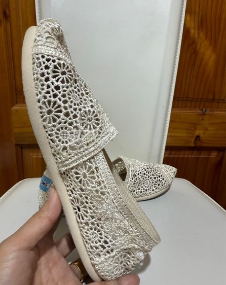 รองเท้าโครเชย์ Toms slip on รูปที่ 11