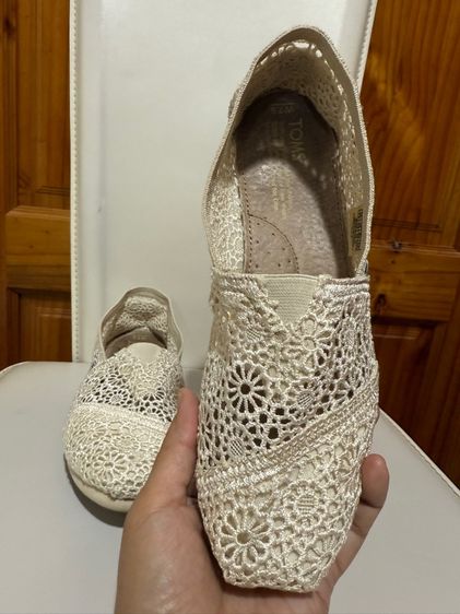 รองเท้าโครเชย์ Toms slip on รูปที่ 14