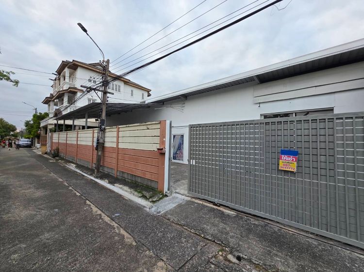 โกดังให้เช่าเก็บของ ซอยลาดพร้าว 93