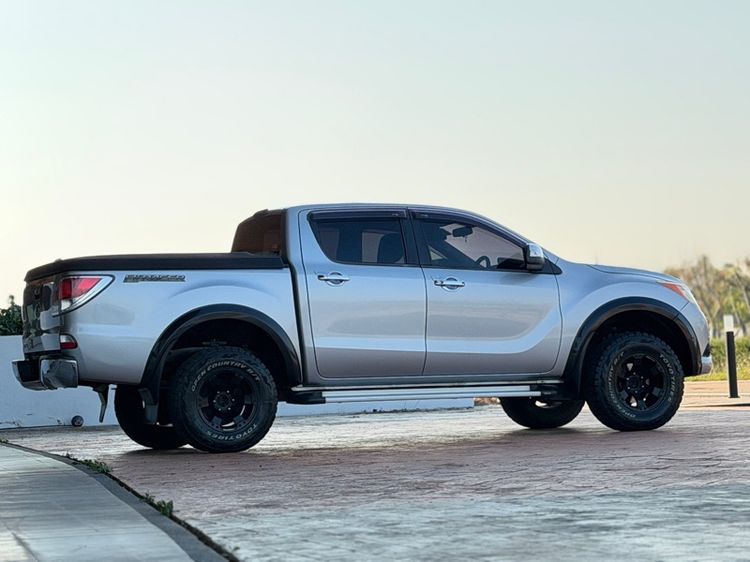 รถ Mazda BT-50 Pro 2.2 Hi-Racer สี บรอนซ์เงิน