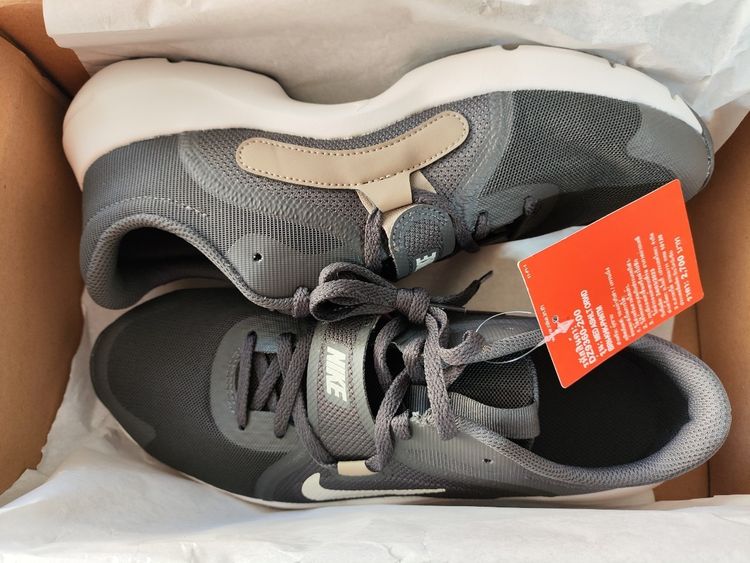 ของใหม่ Nike สีดำ ของแท้พร้อมกล่อง รูปที่ 3