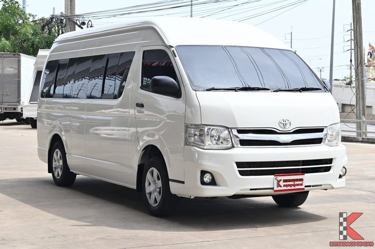 รถ Toyota Commuter 2.7 สี ขาว