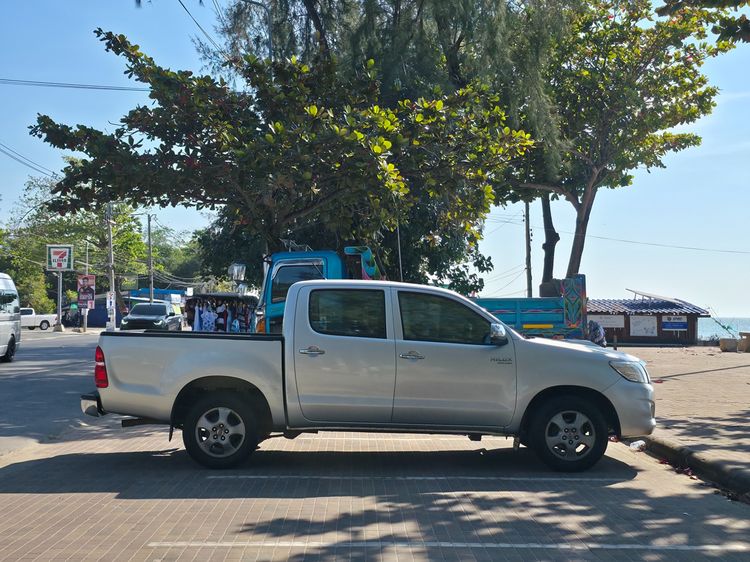 Toyota Hilux Vigo 2011 2.5 Double Cab E Prerunner Pickup ดีเซล เกียร์ธรรมดา บรอนซ์เงิน รูปที่ 2