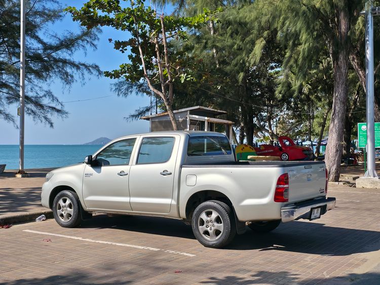 Toyota Hilux Vigo 2011 2.5 Double Cab E Prerunner Pickup ดีเซล เกียร์ธรรมดา บรอนซ์เงิน รูปที่ 4