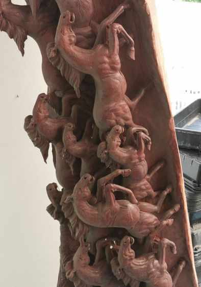 ท่อนไม้สัก แกะสลักลายม้าวิ่ง  รูปที่ 4