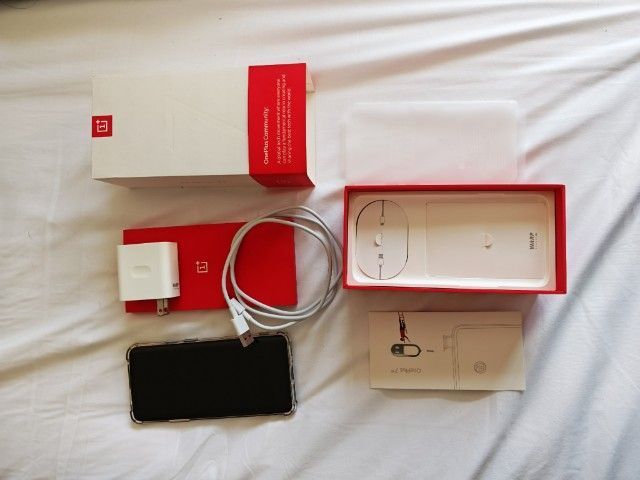 OnepPlus 7Pro Ram 8Gb เจ้าของใช้เอง พร้อมกล่อง อุปกรณ์ครบ แท้ศูนย์ จอไม่เบริน แบตไม่เสื่อม เปลี่ยนแบตแท้ศูนย์  line id : v4256