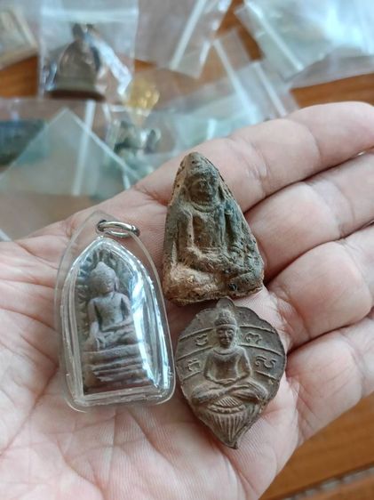 พระเนี้อผง เก่า 3องค์ ราคา1000