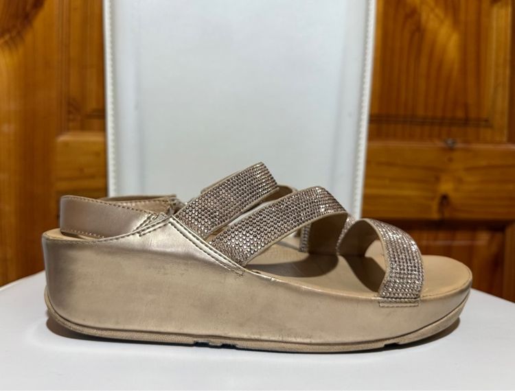 รองเท้ารัดส้น Fitflop