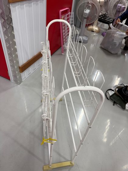 ชั้นรองเท้า