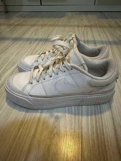รองเท้า Nike สีขาวมือสองสภาพดี รูปที่ 2