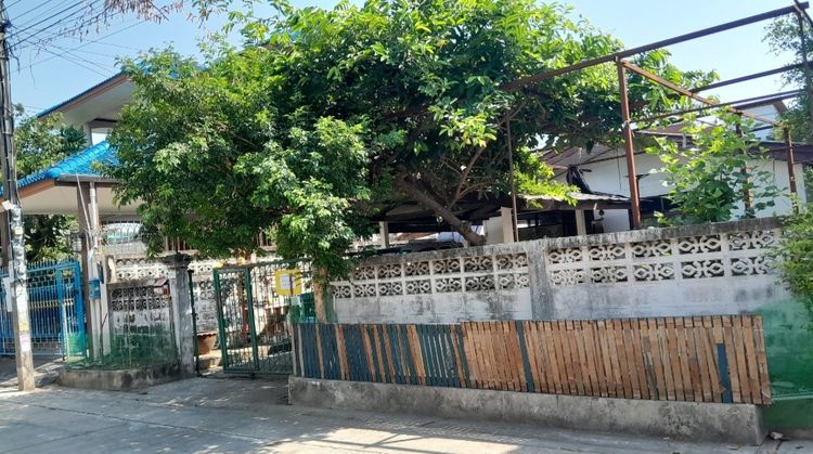 ขายบ้านพร้อมที่ดิน เฉลิมพระเกียรติ 26 พื้นที่ 55 ตรว. ราคา 3.8 ล้าน