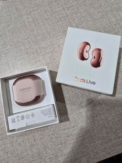 หูฟัง True wireless ยี่ห้อ Samsung buds live สีทอง ใหม่าก เก็บไว้ไม่ได้ใช้งาน นัดรับของครับ รูปที่ 4